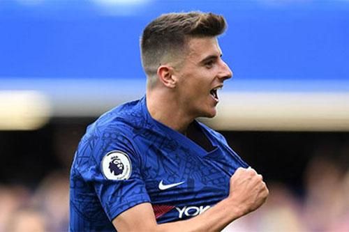 Mount theo chân thầy Lampard ghi danh vào 'sử sách'