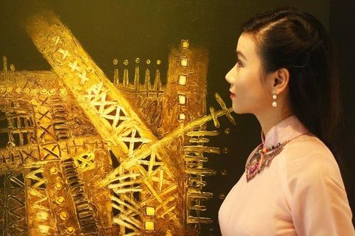 Họa sĩ Lương Giang tham dự triển lãm 'Thời gian' tại Huế