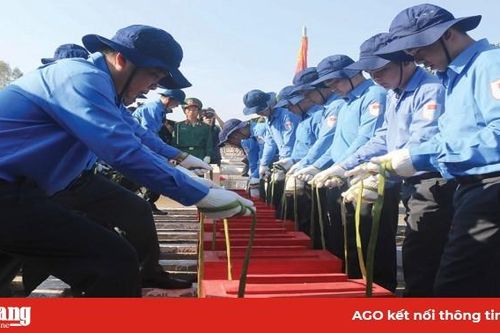Đón 'những người con xa xứ' trở về