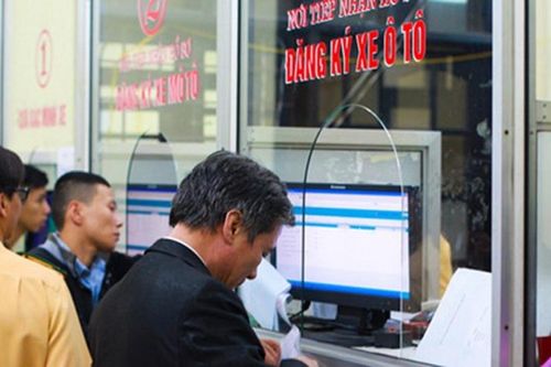 Người dân có thể đăng ký ô tô, xe máy qua mạng từ 1/8
