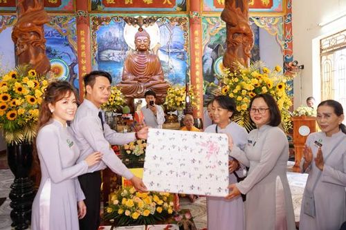 Huynh trưởng GĐPT làm lễ hằng thuận