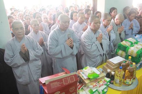 Phân ban Ni giới T.Ư cúng dàng trường hạ ở Thái Bình