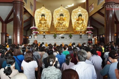 Tổ đình Ấn Quang cúng dường 10 trường hạ miền Tây