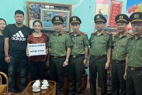 Cục Đào tạo tri ân các gia đình chính sách Công an tại Hà Giang