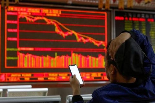 Chứng khoán 27/7: Ồ ạt bán tháo cổ phiếu, VN-Index lao dốc