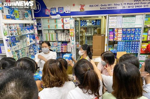 Khẩu trang lại khan hàng, tăng giá, dân buôn muốn mua nhiều cũng không có
