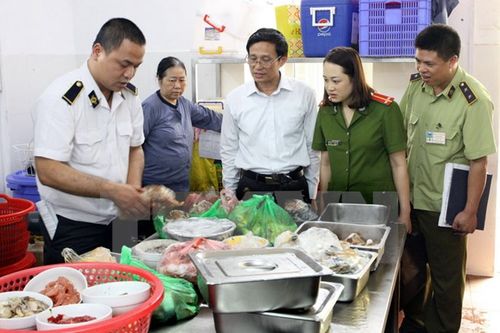 Hà Nội xử phạt hơn 12,5 tỷ đồng vi phạm an toàn thực phẩm