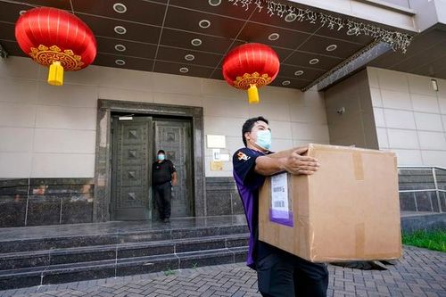 Mỹ - Trung bước vào cuộc chiến lãnh sự nguy hiểm