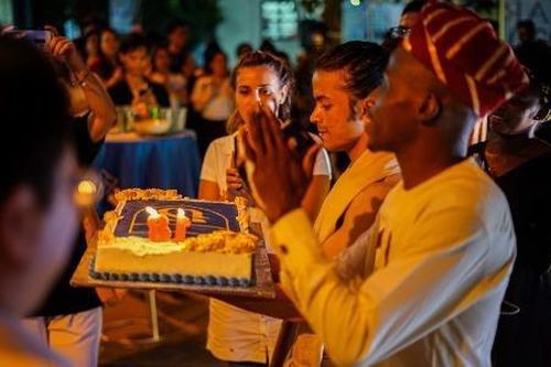Mừng sinh nhật 18 tuổi của khoa, sinh viên 'nhà người ta' có ngay lễ hội văn hóa quốc tế