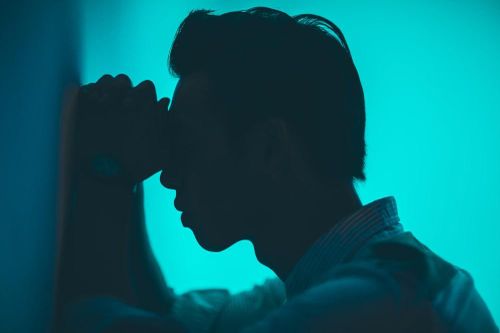 Càng mong được yêu càng xa lánh mọi người, vì sao nghịch lý thế?