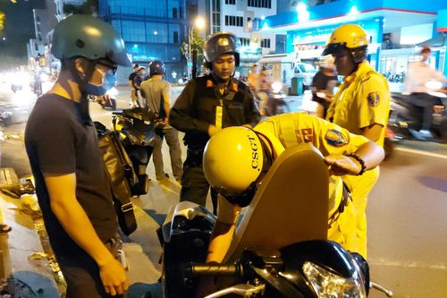 Cảnh sát giao thông TP HCM ra quân trấn áp đua xe trái phép