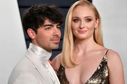 Mỹ nhân 'Game of Thrones' sinh con đầu lòng