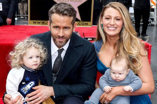 Đằng sau câu chuyện Ryan Reynolds treo thưởng 5.000 USD tìm gấu bông