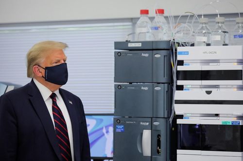 Tổng thống Trump đặt cược vào vaccine Covid-19