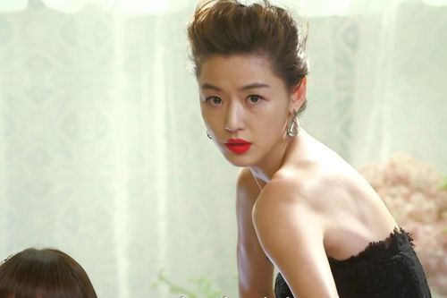 Lố như diễn viên 'Vì sao đưa anh tới' đi ăn cưới bạn