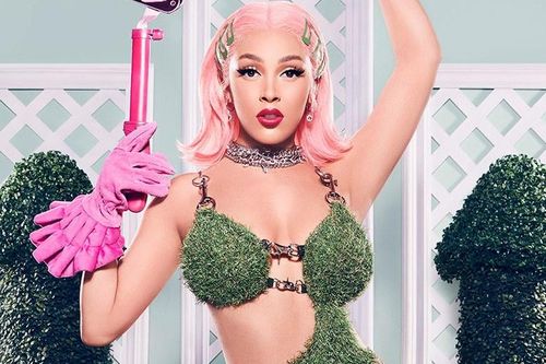 Nữ ca sĩ Doja Cat nhiễm bệnh sau khi xem thường Covid-19