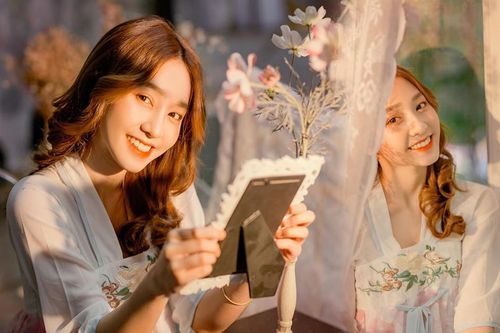 Nghị lực vượt khó đáng nể của nữ sinh 10X bị liệt hai chân
