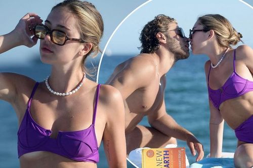Con gái nữ diễn viên Lisa Rinna nổi bật với bikini tím, hôn đắm đuối bạn trai tại Cannes