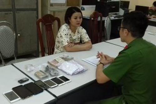 Triệt phá tụ điểm ma túy thu giữ nhiều vũ khí nóng