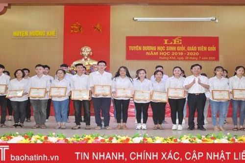 Hương Khê tuyên dương 110 học sinh giỏi năm học 2019 - 2020