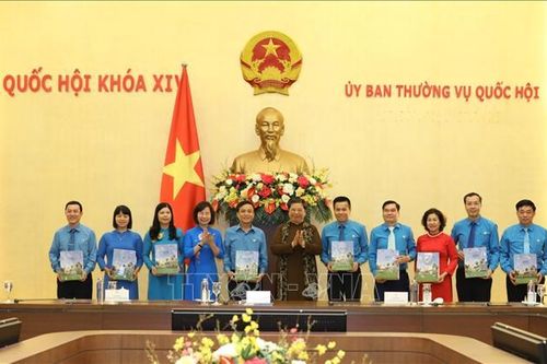 Phó Chủ tịch Quốc hội gặp mặt Đoàn đại biểu cán bộ chủ chốt Công đoàn Thủ đô