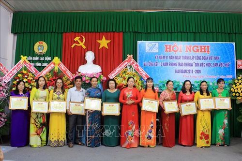 Nhân rộng phong trào thi đua 'Giỏi việc nước - Đảm việc nhà'