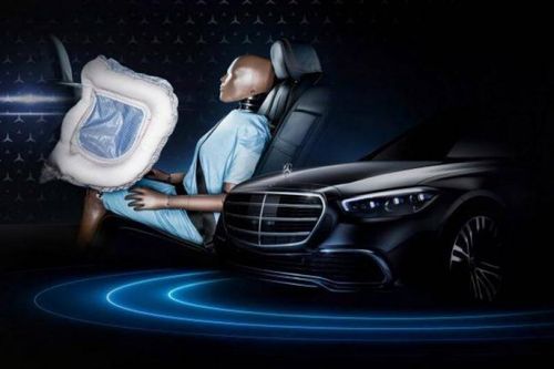 Mercedes-Benz S-Class 2021 là mẫu xe đầu tiên trang bị túi khí ghế sau