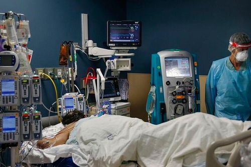 Ông tử vong vì COVID-19 sau khi lây từ cháu gái đi dự tiệc