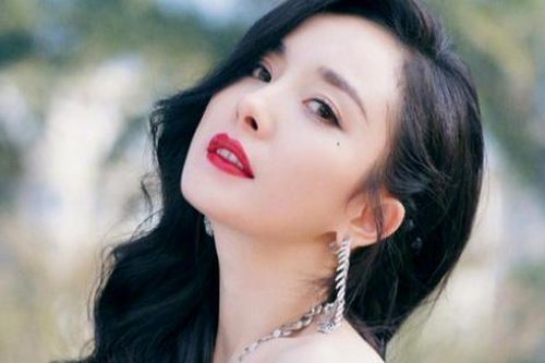 Chứng minh sức hot không phải dạng vừa: Chỉ một câu nói, Dương Mịch đứng đầu bảng hot-search Weibo