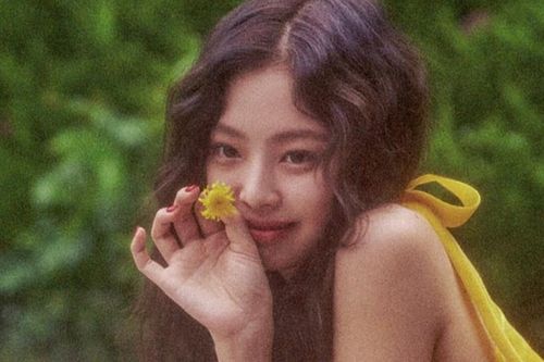 Blinks lại được dịp hân hoan về kỳ tích mới từ BlackPink: Lần này đến từ cô nàng Jennie!