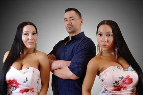 Chị em sinh đôi bật mí về cuộc sống với bạn trai chung suốt 9 năm qua