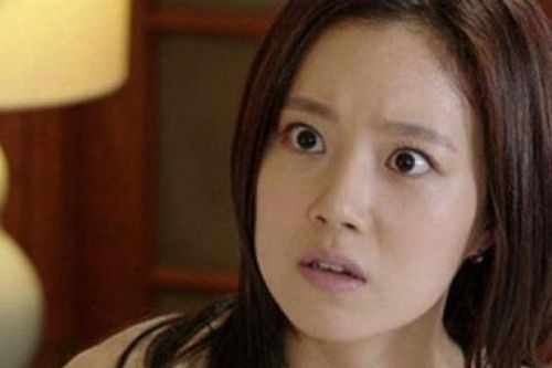Đêm tân hôn, vợ hóa đá khi chồng mở cửa phòng