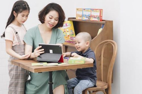 Giúp 'mẹ bỉm sữa' dạy tiếng Anh online cho con