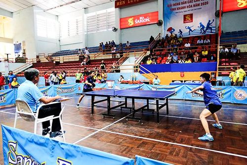 Sôi nổi phong trào bóng bàn câu lạc bộ