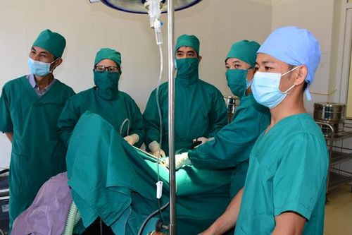 Những ca mổ nội soi đầu tiên
