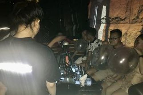 Công an quận 1 phát hiện 24 dân chơi phê ma túy trong quán bar