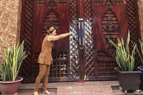 Nhà con nợ bị khủng bố bằng… 'bom bẩn'
