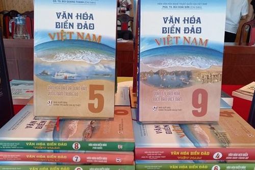 Bộ sách về văn hóa biển đảo Việt Nam
