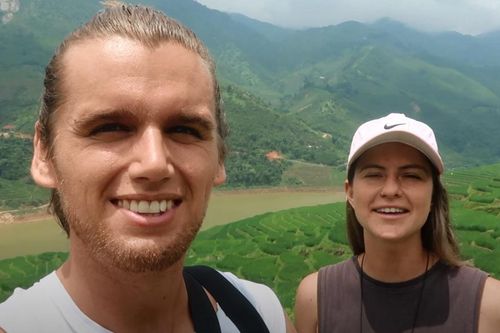 Khách Tây thích trải nghiệm đi xe giường nằm ở Việt Nam