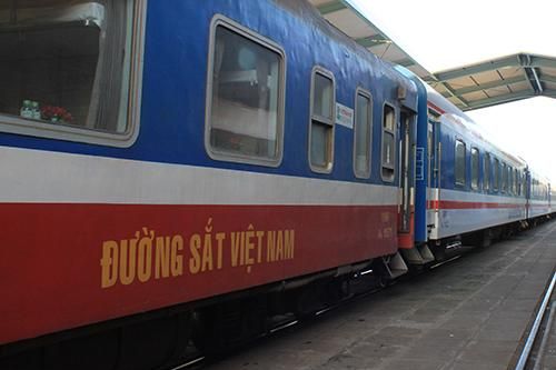 Đường sắt tạm ngừng chạy đôi tàu khách SE11/SE12 Hà Nội - Sài Gòn