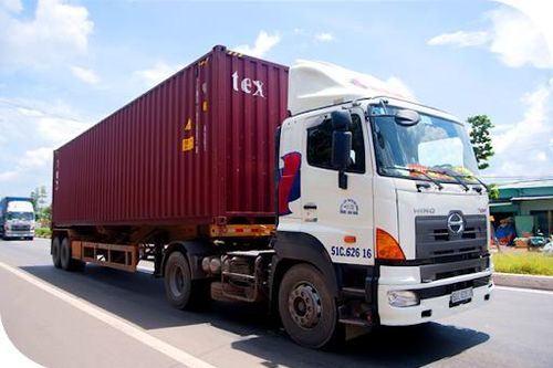 Sử dụng ô tô để vận tải hàng nội bộ không phải xin giấy phép