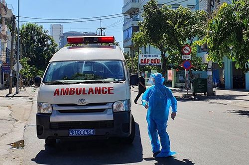Hàng trăm sinh viên y khoa Đà Nẵng tình nguyện vào tuyến đầu chống dịch