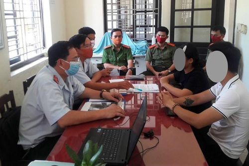 Đưa tin sai sự thật về Covid-19, một cô gái bị xử phạt