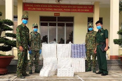 Đồn Biên phòng Thuận Bình thu giữ 4.500 gói thuốc lá ngoại nhập lậu