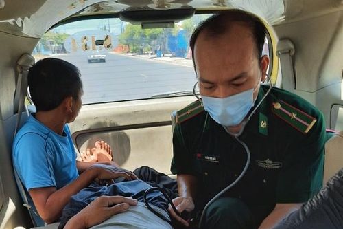 Cứu nạn kịp thời ngư dân bị tai biến trên vùng biển Thừa Thiên Huế