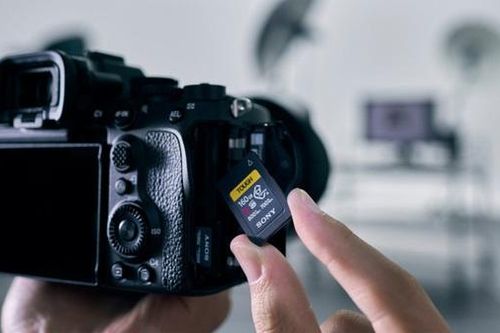 Sony ra mắt máy ảnh a7S III: Quay video 4K/120p, giá 3.500 USD
