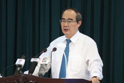 Bí thư TP.HCM: Kiềm chế nhu cầu cá nhân để phòng dịch Covid-19