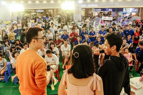 'Trao một cuốn sách – tặng một tương lai': Gửi yêu thương qua từng trang sách cũ