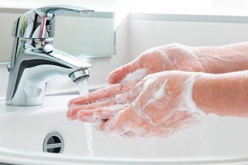 10 thói quen tốt giúp bạn giữ gìn sức khỏe và tránh xa COVID-19