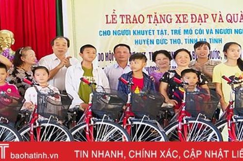 130 suất quà đến đối tượng chính sách, trẻ mồ côi ở Đức Thọ